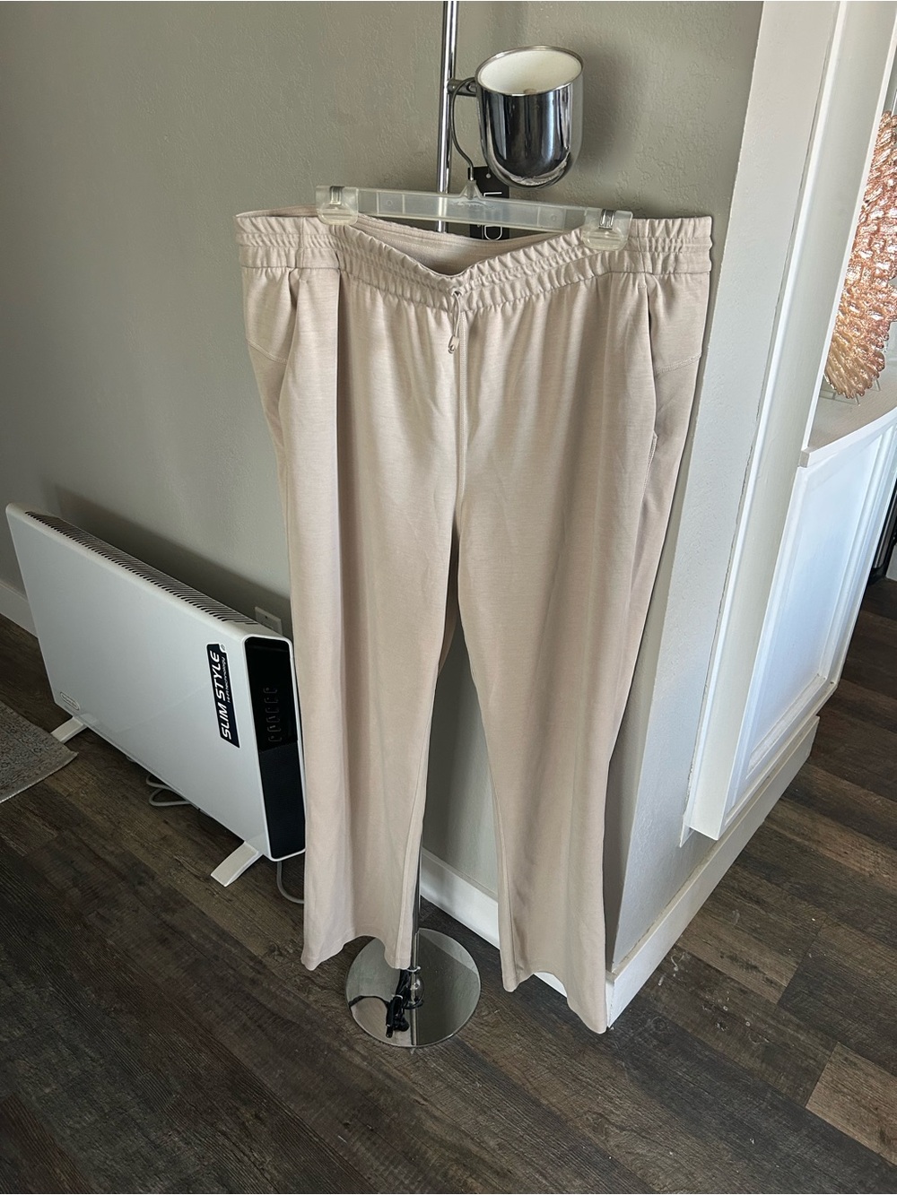 lululemon athletica Men's Drawstring Joggers in Light Beige
